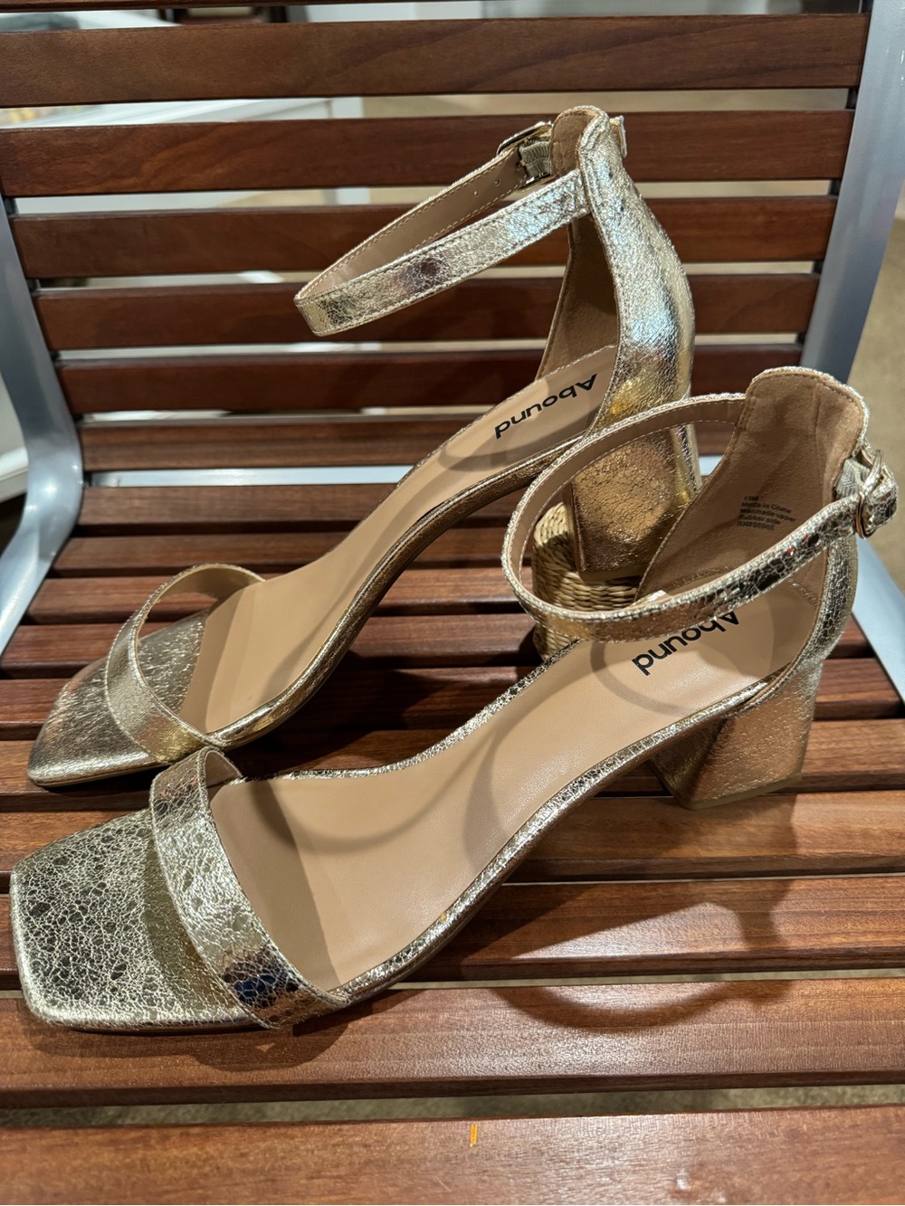 Abound Heels NWOT Gold Metallic Ankle-Strap Block Heels Sandals Womens size 13